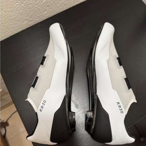 DMT KR30 Road Shoes - white/black main image 8